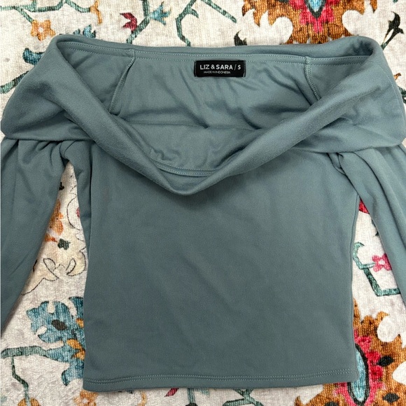 Liz & Sara Blue Off Shoulder Top - Picture 2 of 4